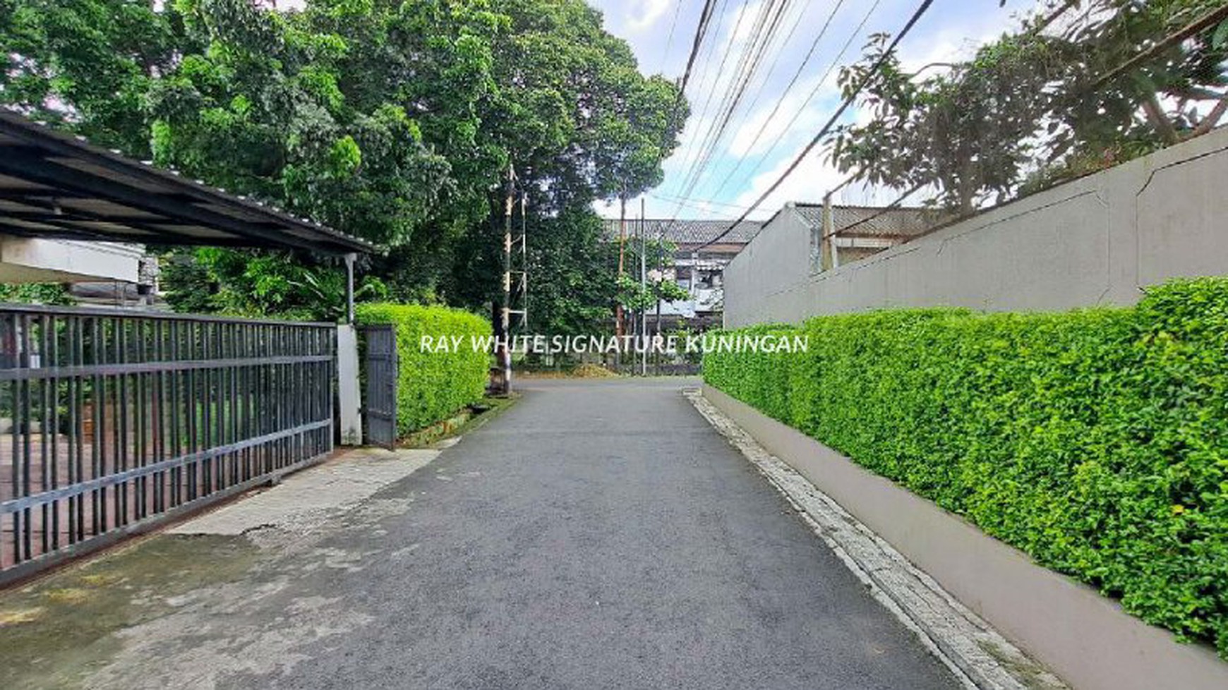 Rumah Lama Bangunan Terawat di Jl Pancoran Timur VIII