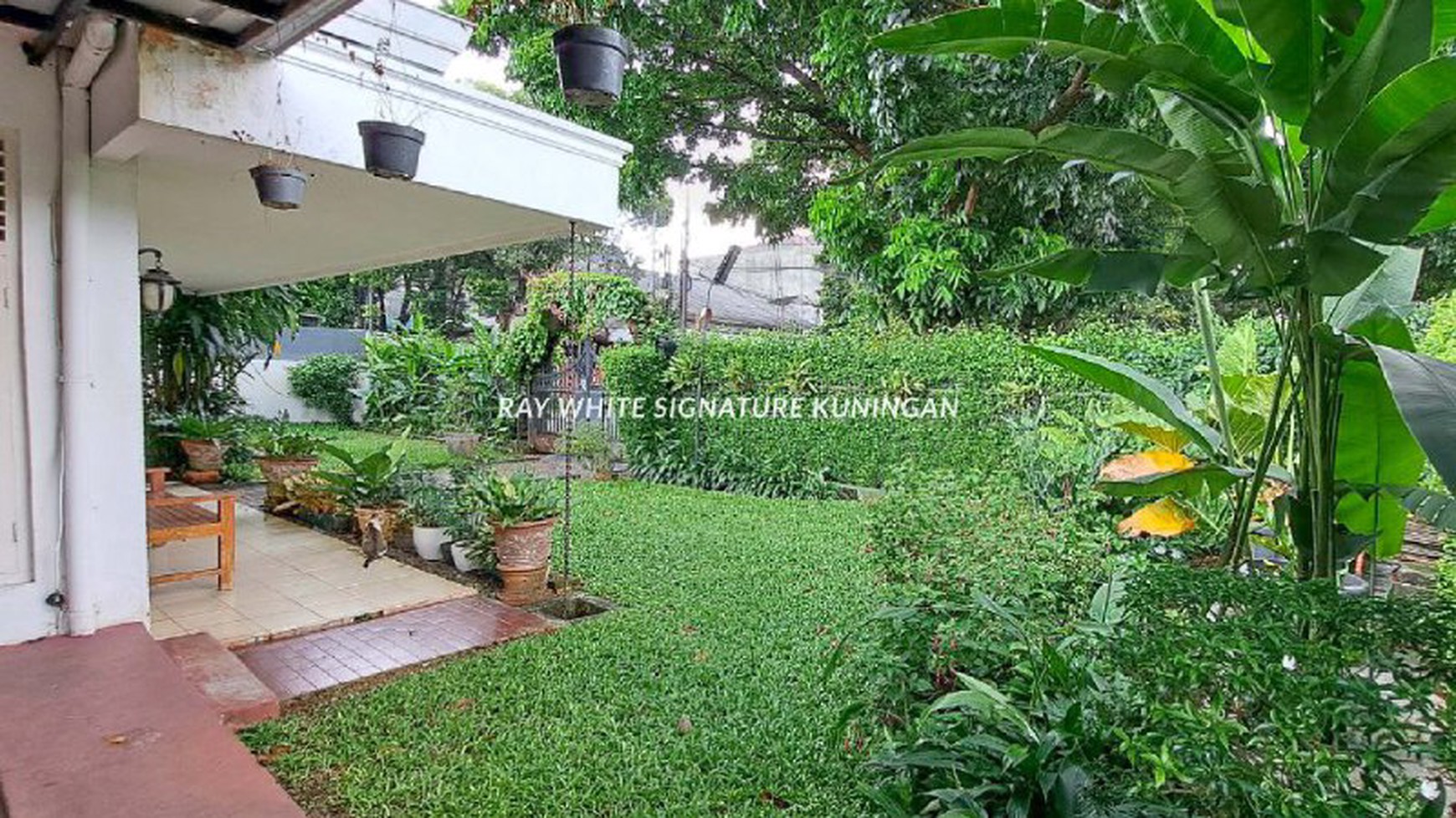 Rumah Lama Bangunan Terawat di Jl Pancoran Timur VIII