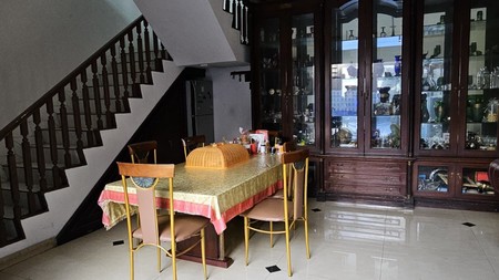 Rumah 2Lantai,ada pool di Bintaro Jaya sektor 3