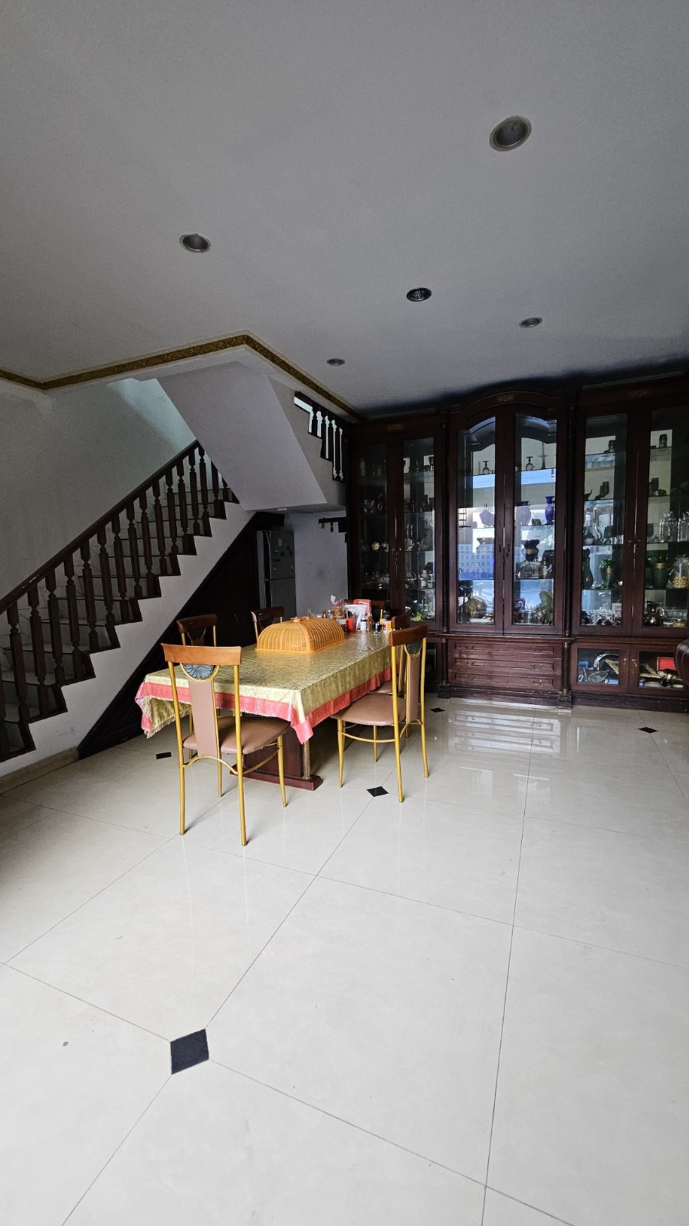 Rumah ada Swimming pool ,lingkungan oke di Bintaro Jaya 3