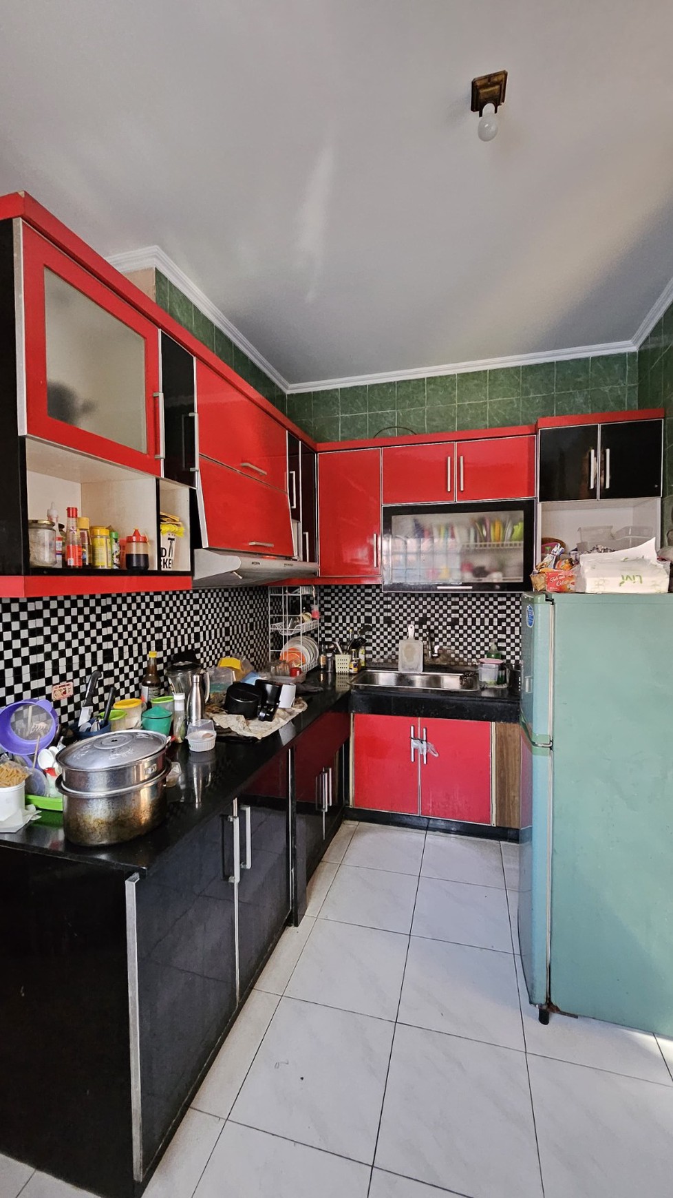 Rumah ada Swimming pool ,lingkungan oke di Bintaro Jaya 3
