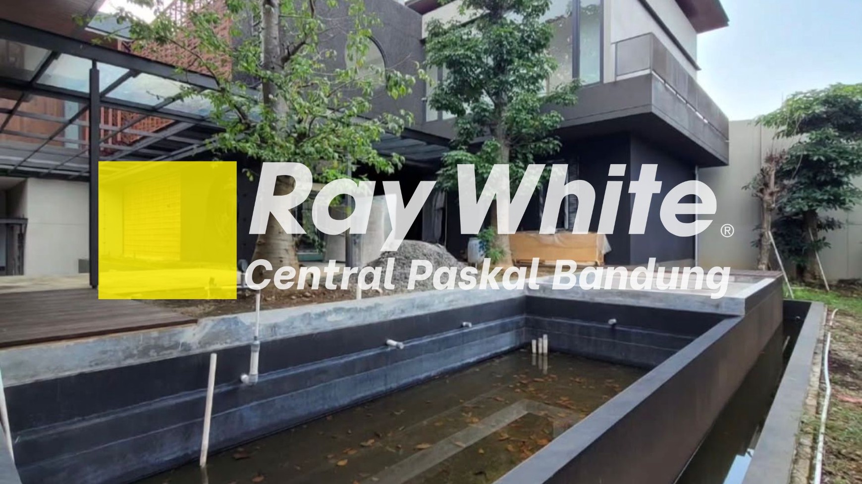 Rumah Luxury Mewah di Perumahan Elit Citra Sun Garden Semarang