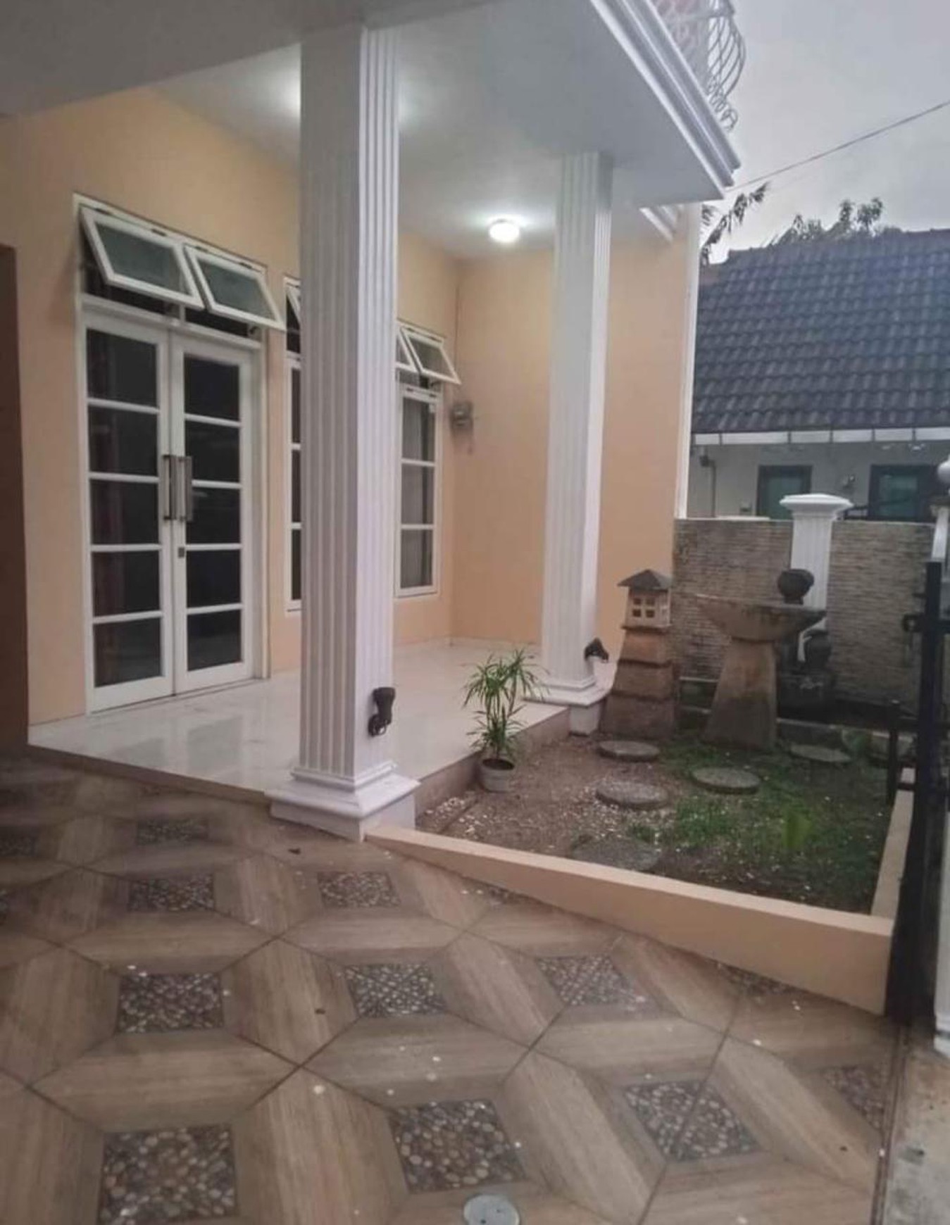 Rumah Tinggal 2 Lantai Lokasi Strategis Dekat Pasar Godean