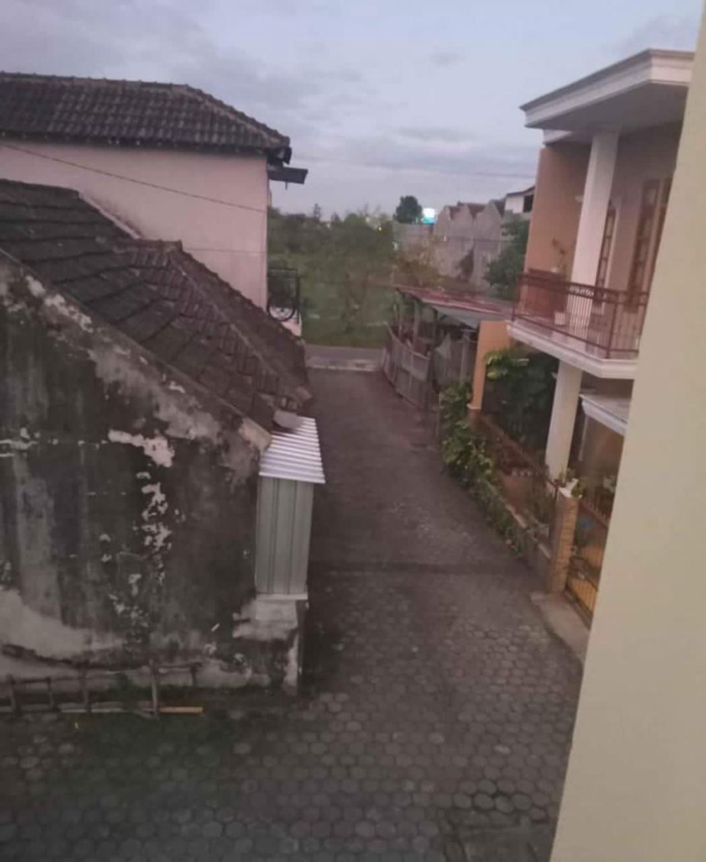 Rumah Tinggal 2 Lantai Lokasi Strategis Dekat Pasar Godean