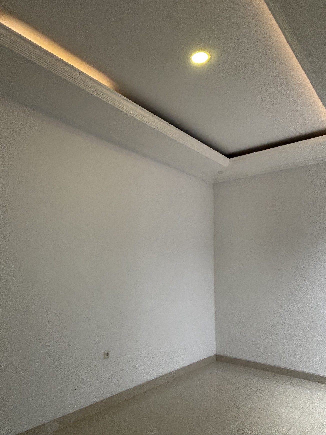 Rumah Cantik,  Rapi Siap Huni di Kota Wisata Cibubur 