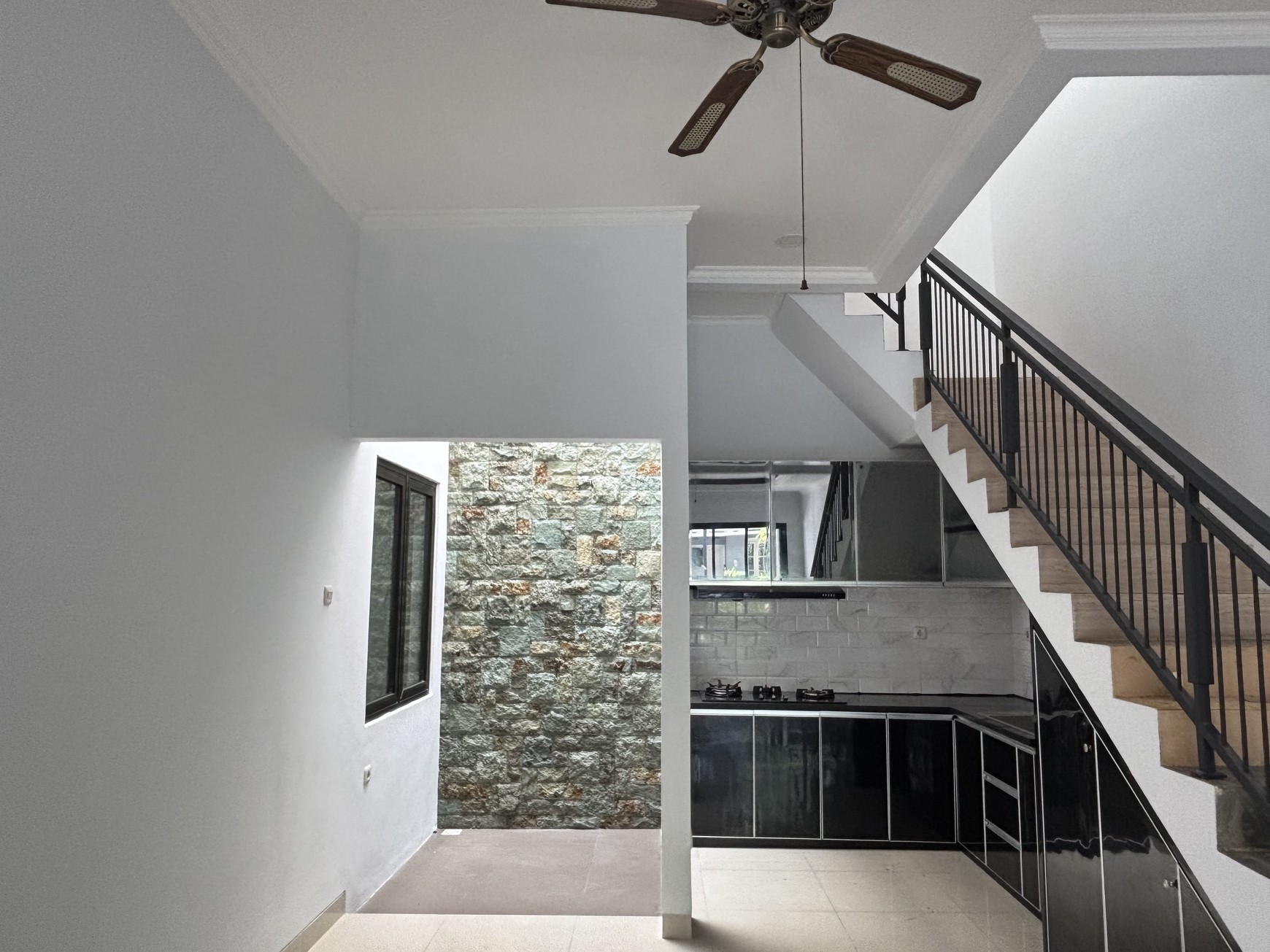 Rumah Cantik,  Rapi Siap Huni di Kota Wisata Cibubur 