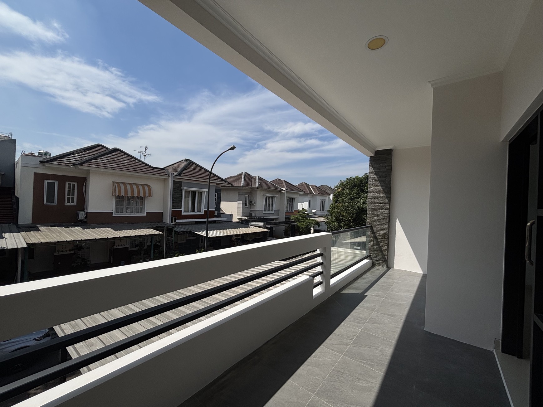 Rumah Cantik,  Rapi Siap Huni di Kota Wisata Cibubur 