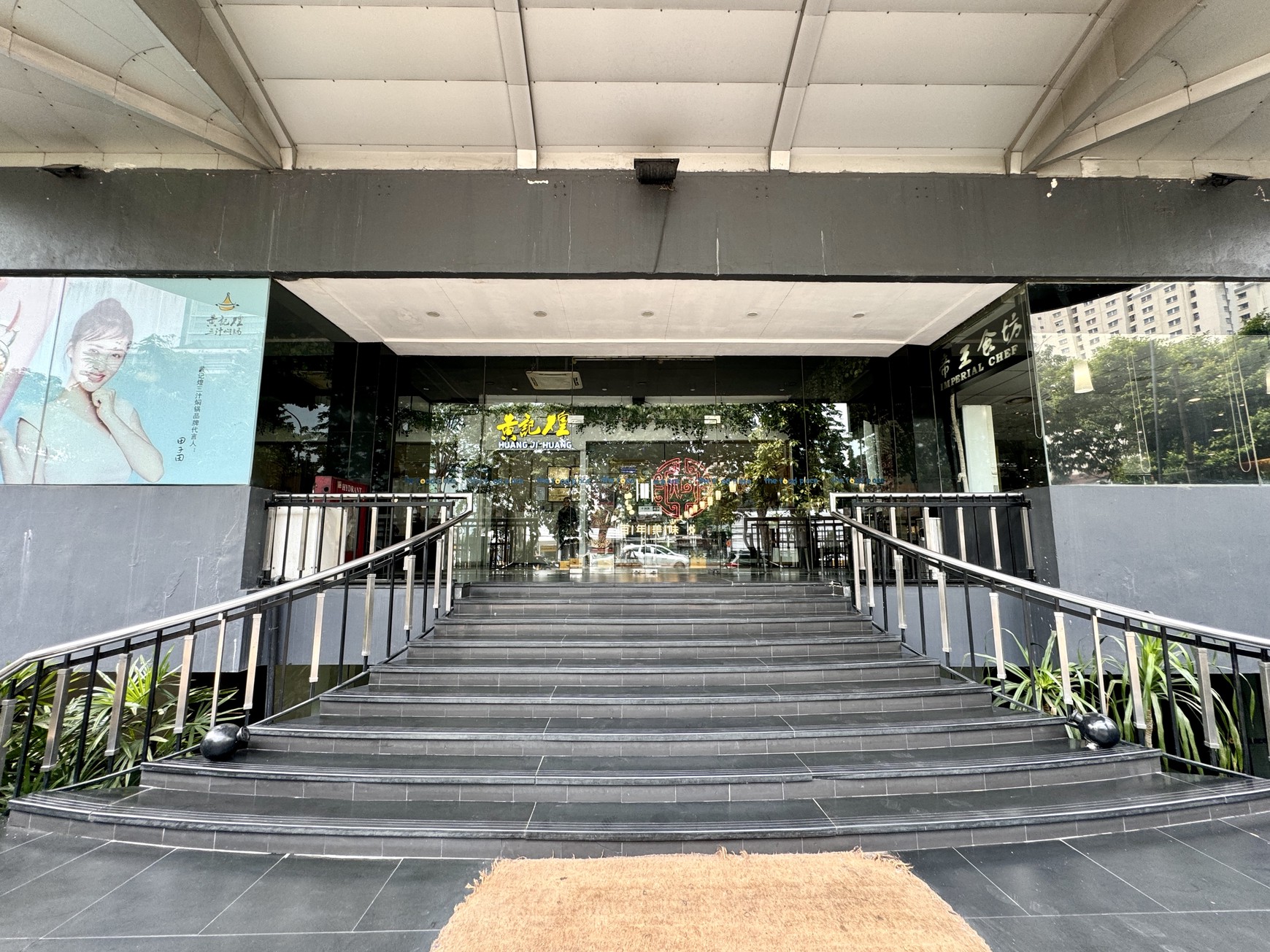 Disewa Ruang Usaha di The Food Place, Jalan Hayam Wuruk, Jakarta Barat