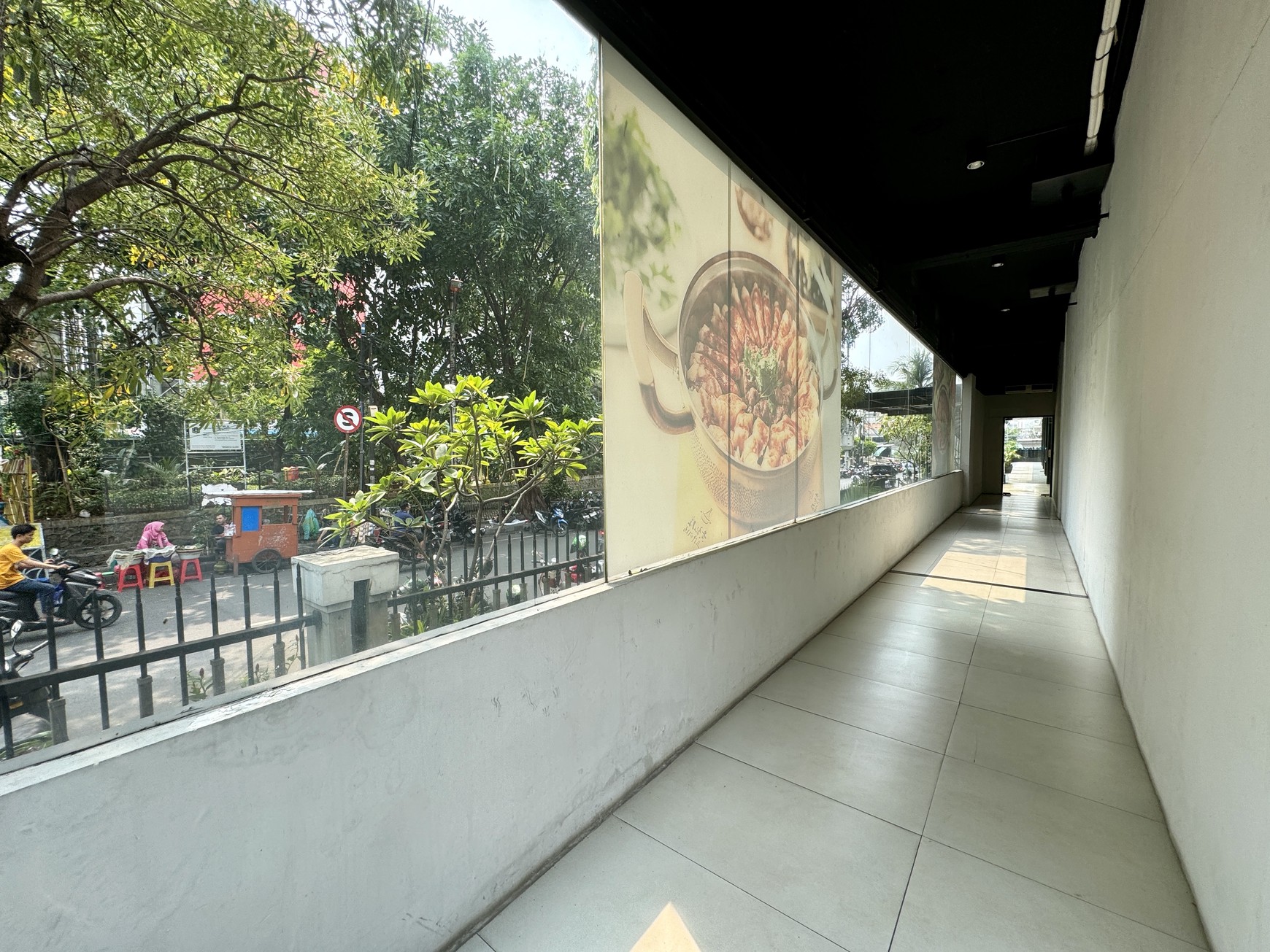 Disewa Ruang Usaha di The Food Place, Jalan Hayam Wuruk, Jakarta Barat
