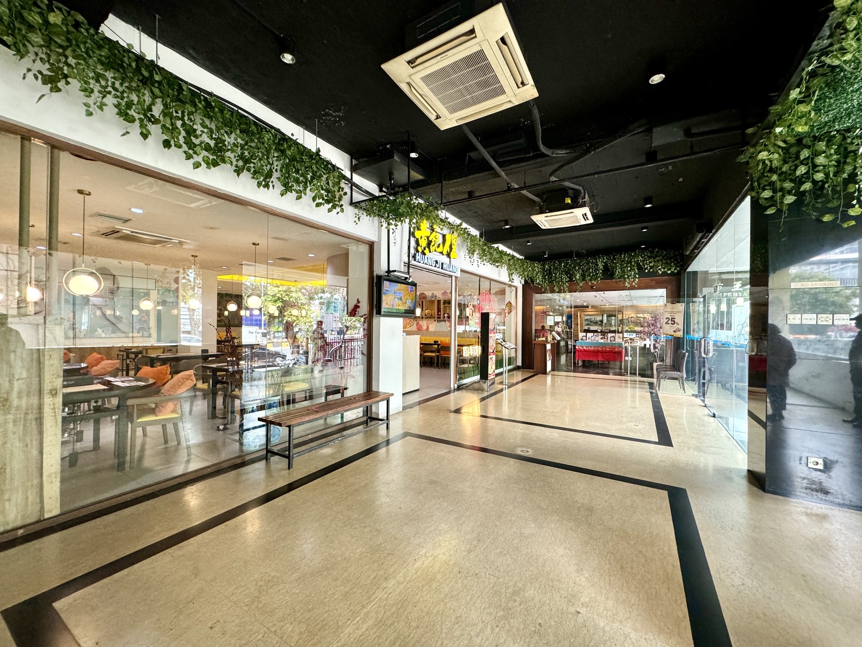Disewa Ruang Usaha di The Food Place, Jalan Hayam Wuruk, Jakarta Barat