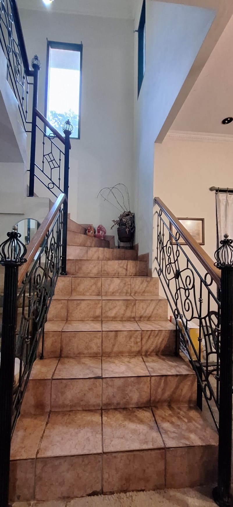 Dijual Rumah di Raffles Hills, Cibubur