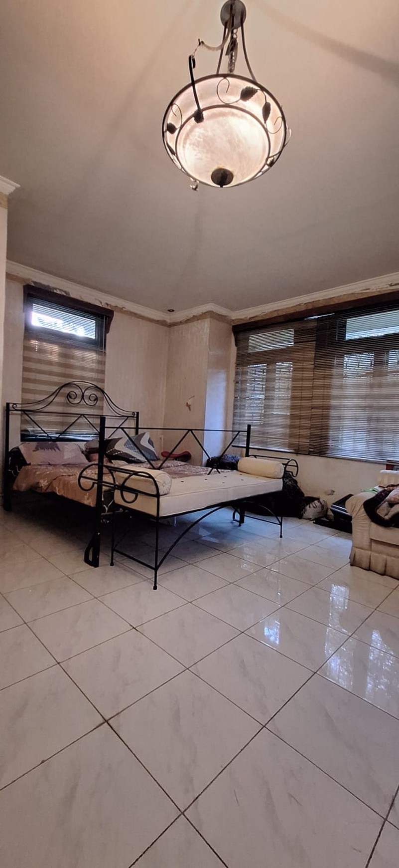 Dijual Rumah di Raffles Hills, Cibubur