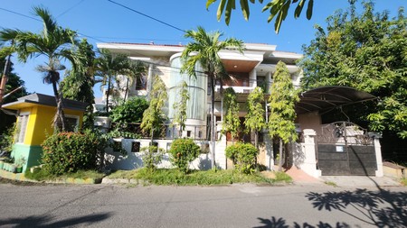 Jual Rumah 2 Lantai Posisi Hook Dekat MERR Luas dan Siap Tempati
