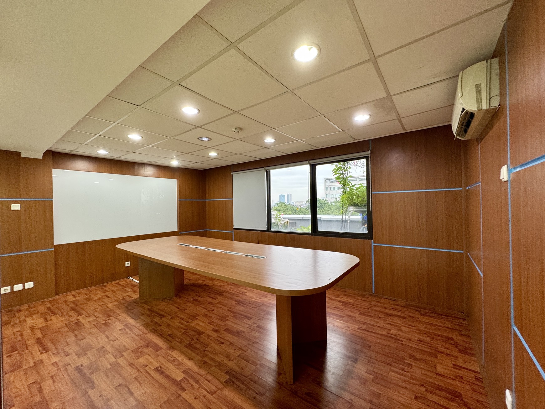 Disewa Ruang kantor di Gedung Cosa Tomang, Jakarta Barat