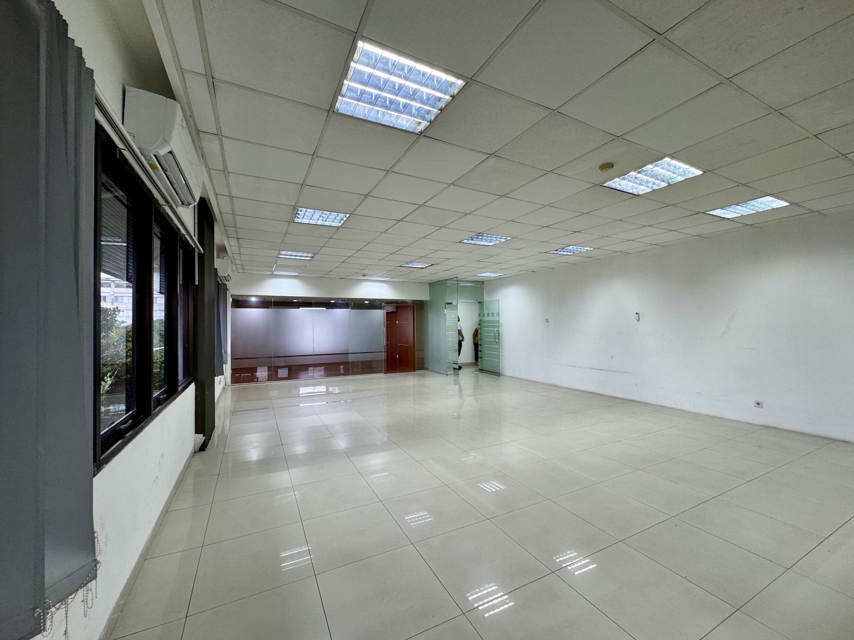 Disewa Ruang kantor di Gedung Cosa Tomang, Jakarta Barat