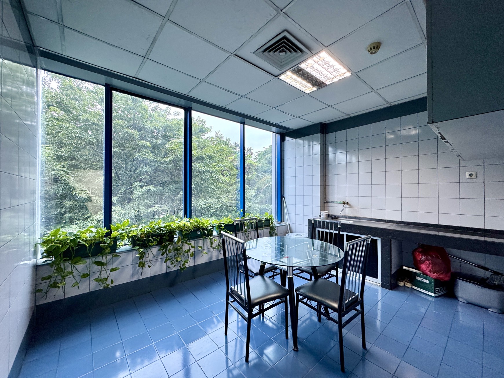 Disewa Ruang kantor di Gedung Cosa Tomang, Jakarta Barat