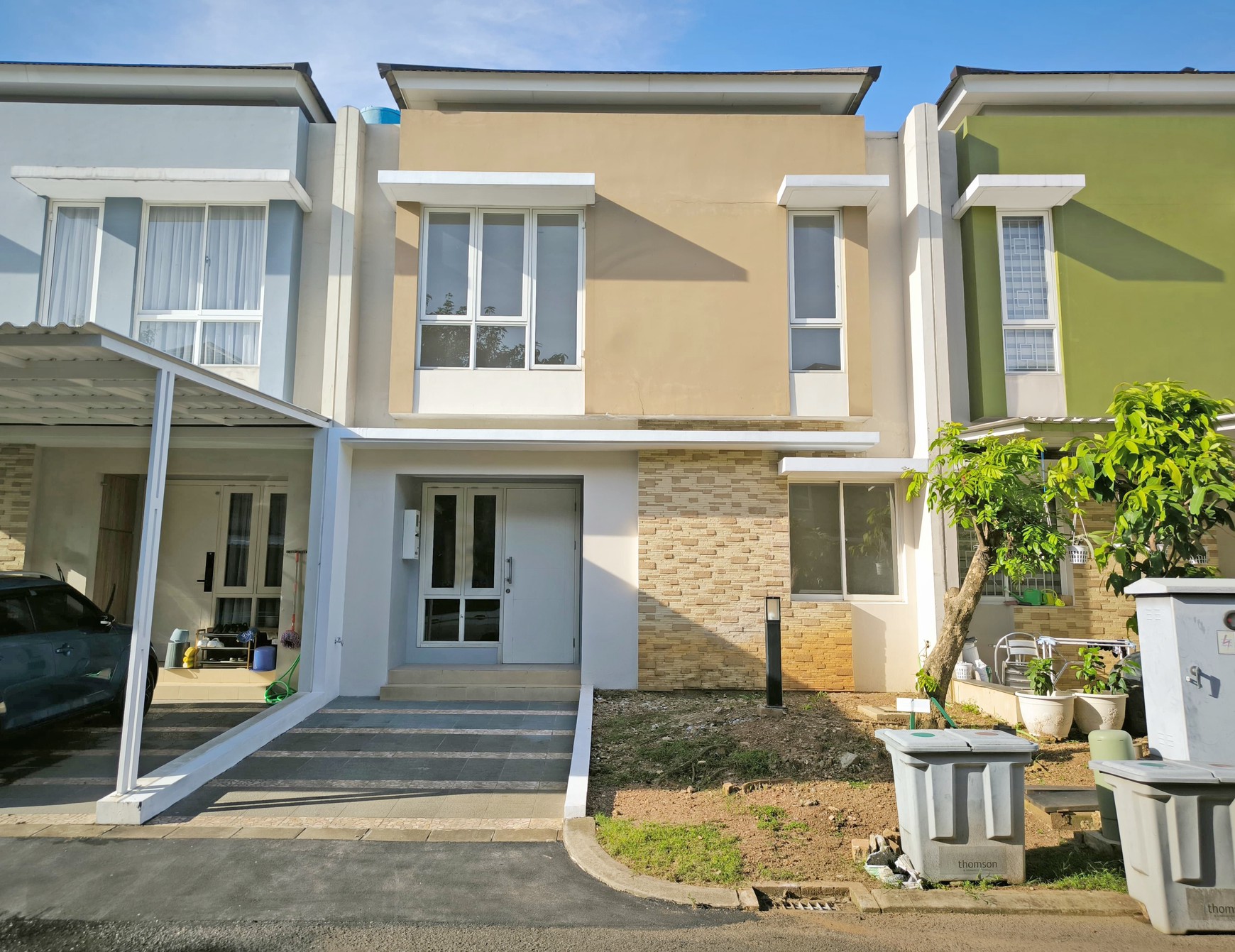 Rumah 2 lantai di Thomson Gading Serpong