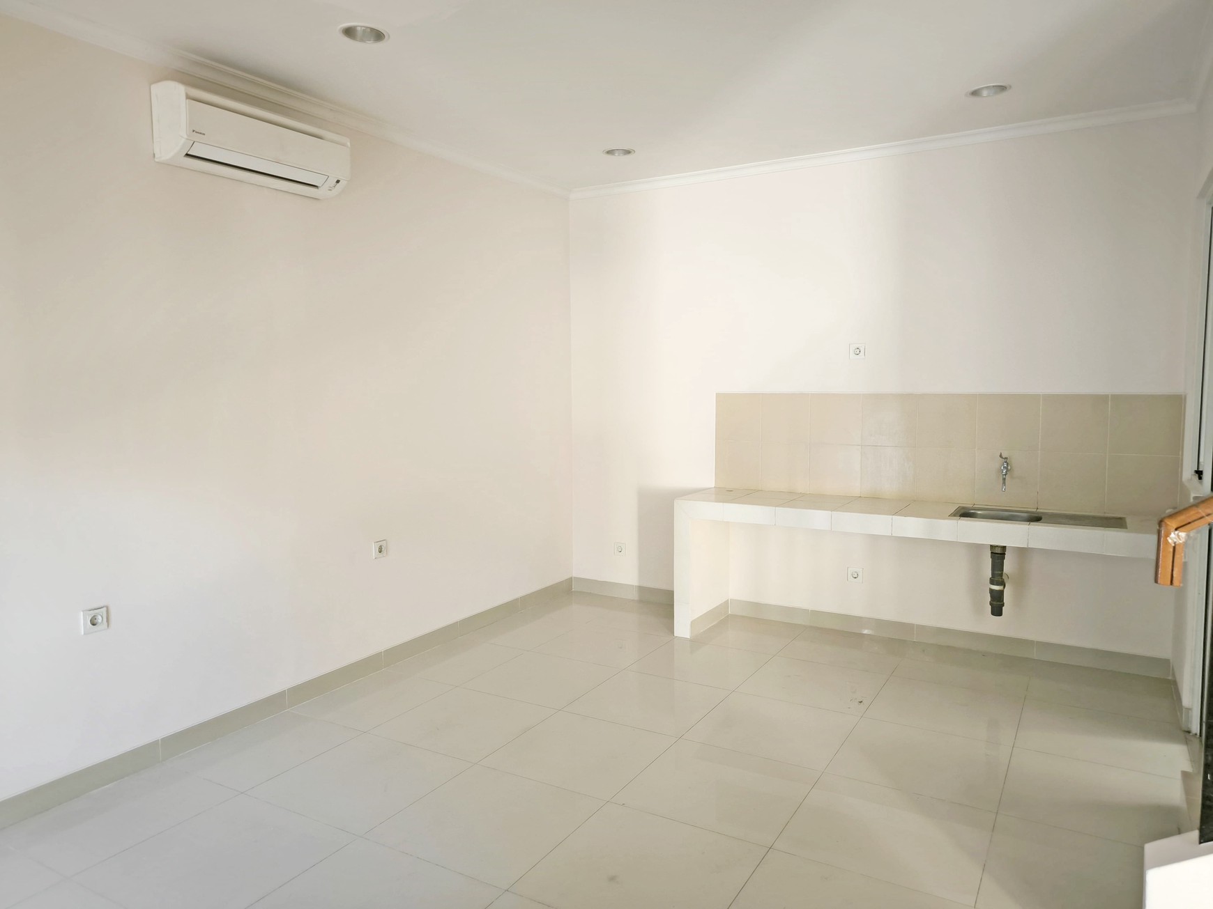 Rumah 2 lantai di Thomson Gading Serpong