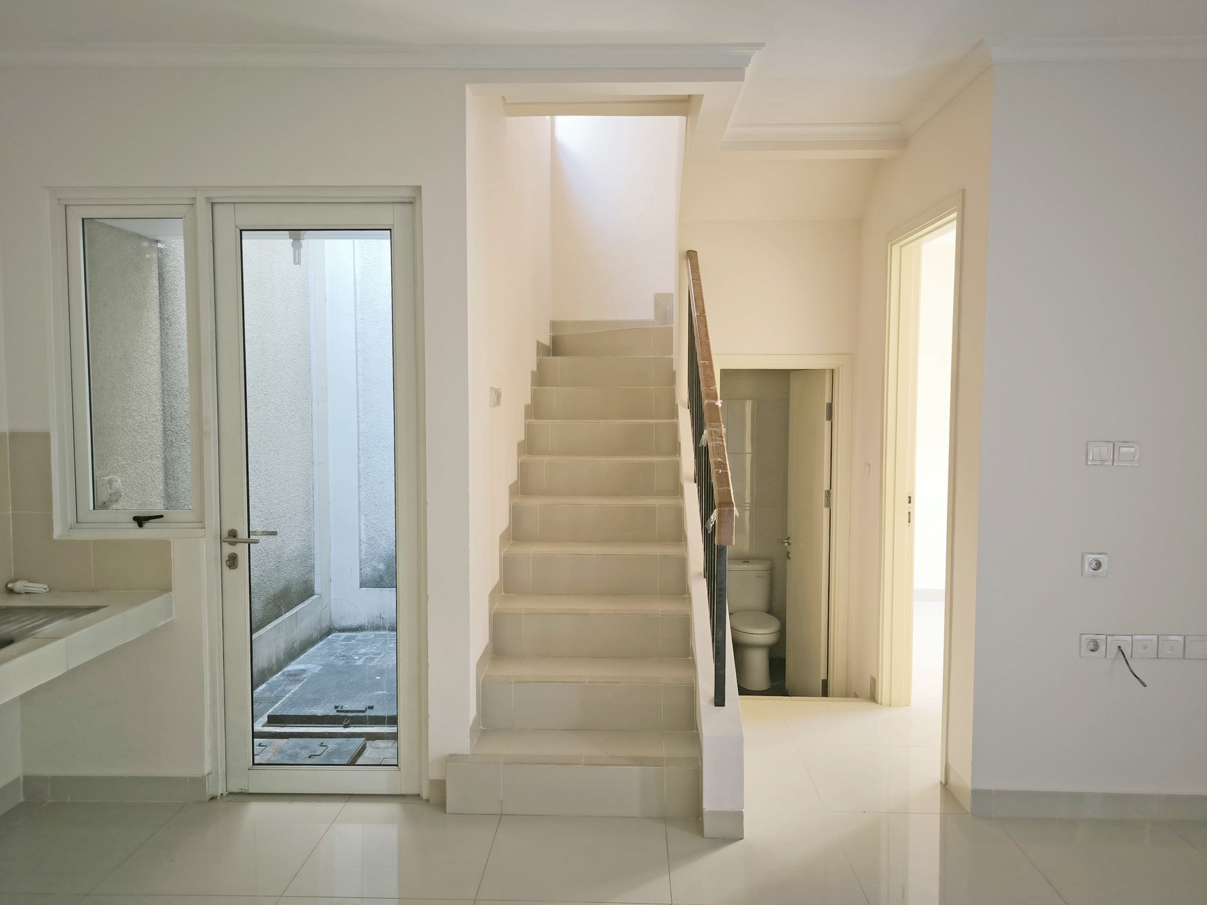 Rumah 2 lantai di Thomson Gading Serpong
