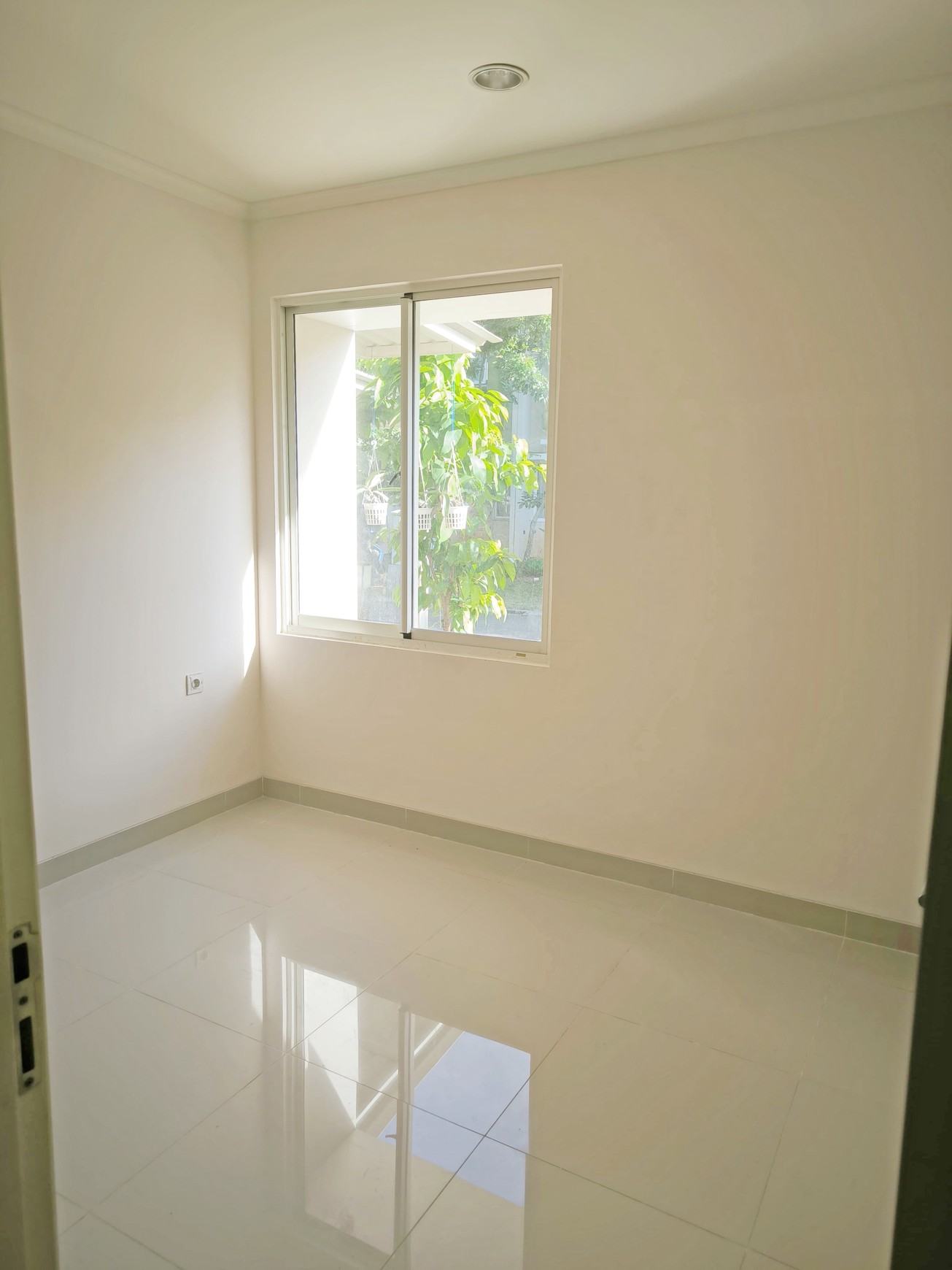 Rumah 2 lantai di Thomson Gading Serpong