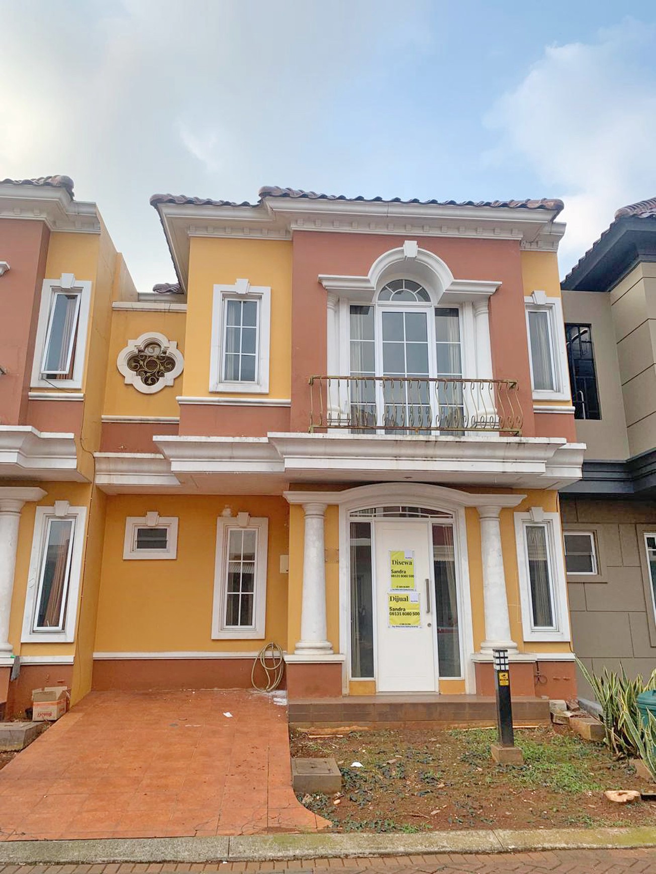 Rumah 2 lantai siap huni di Malibu Village Gading Serpong