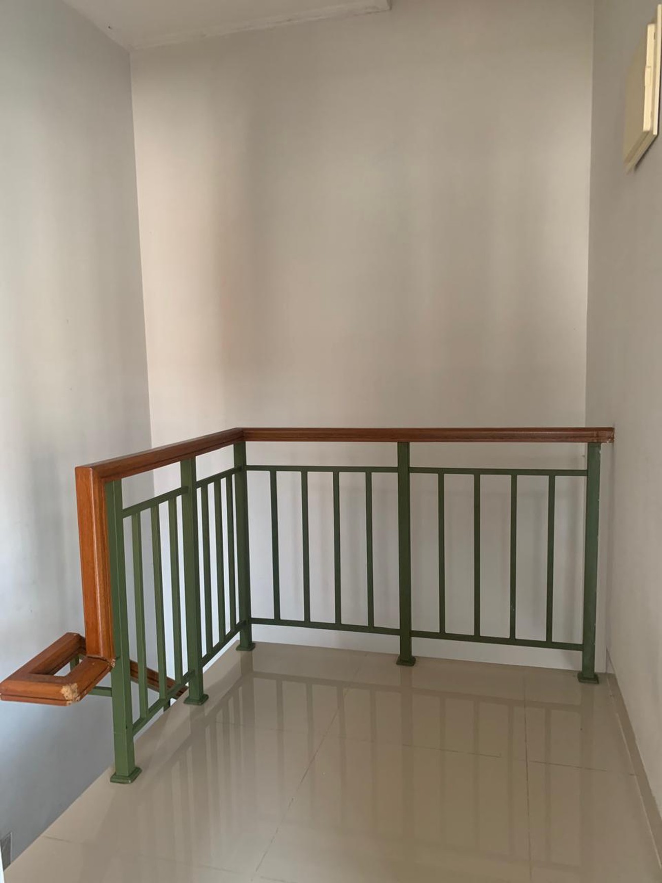 Rumah 2 lantai siap huni di Malibu Village Gading Serpong