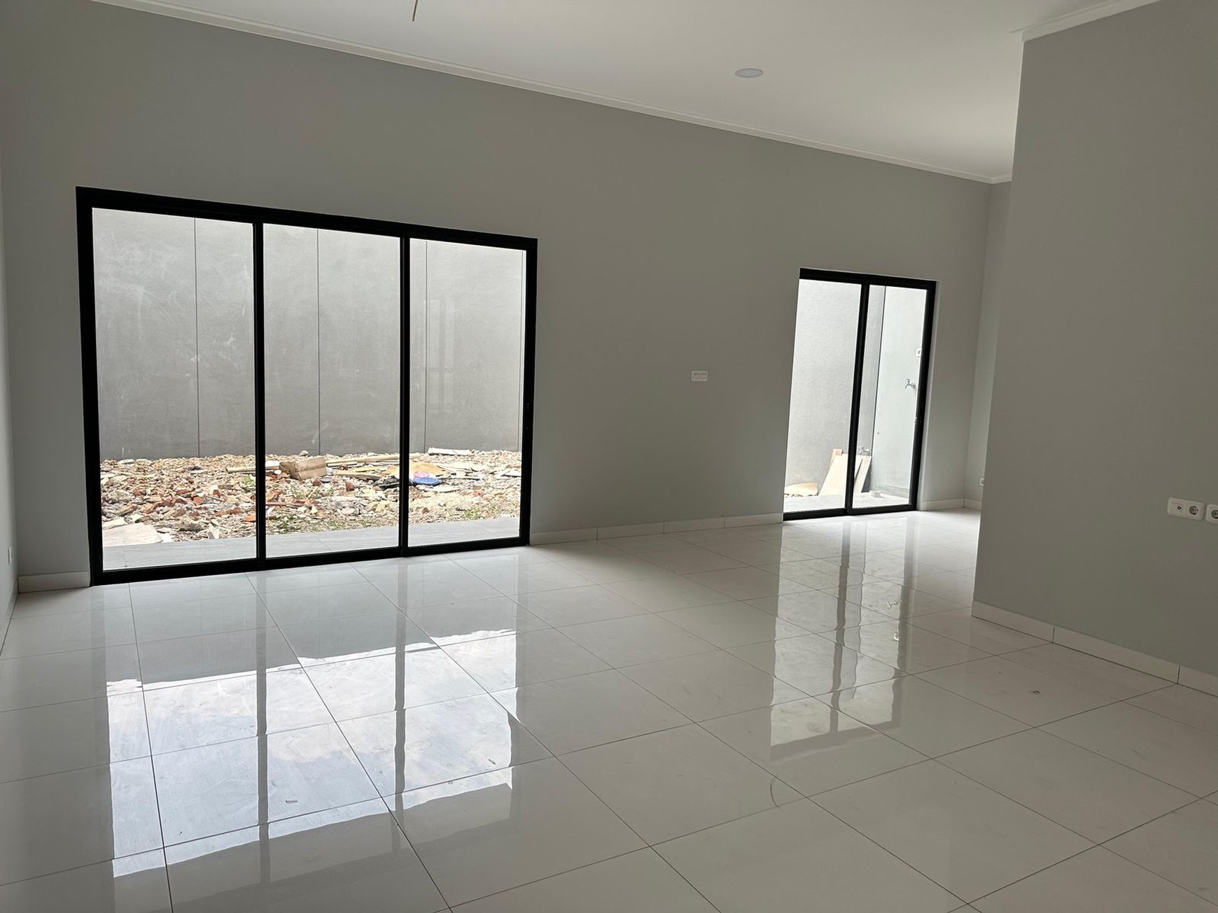 Dijual Rumah Bagus Terawat di Mainroad Kembar, Bandung Kota