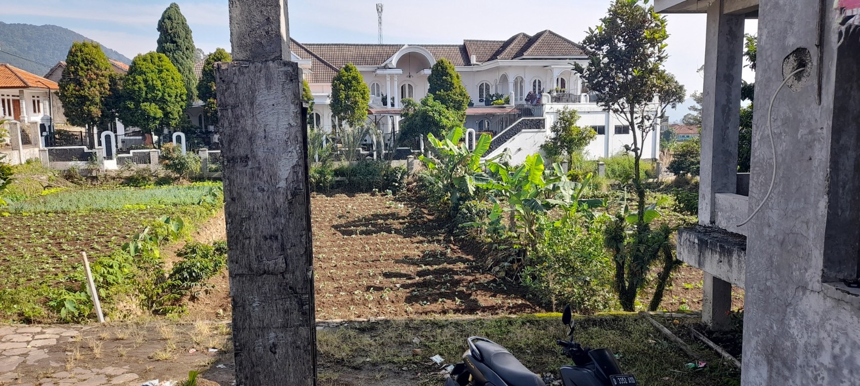 DIJUAL RUMAH&KEBUN LUAS -+3000M, COCOK UNTUK VILLA, VIEW INDAH CIWIDEY
