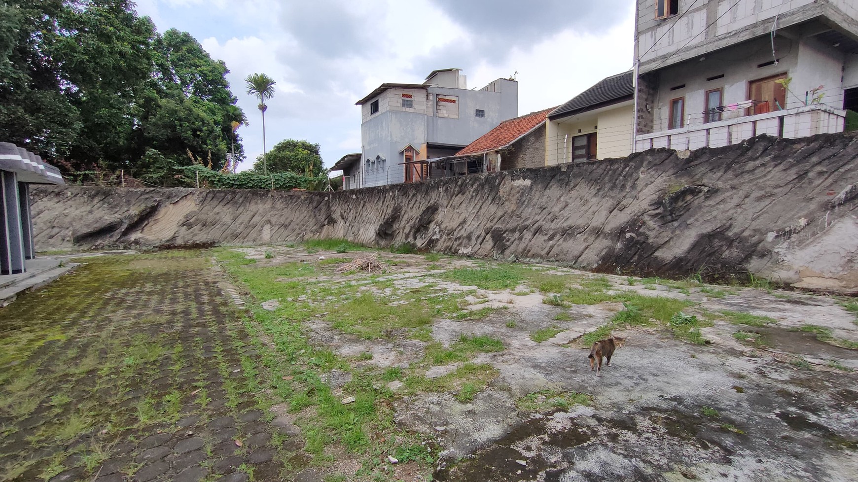 Disewakan Rumah cocok untuk Usaha di Sukahaji, Bandung Utara