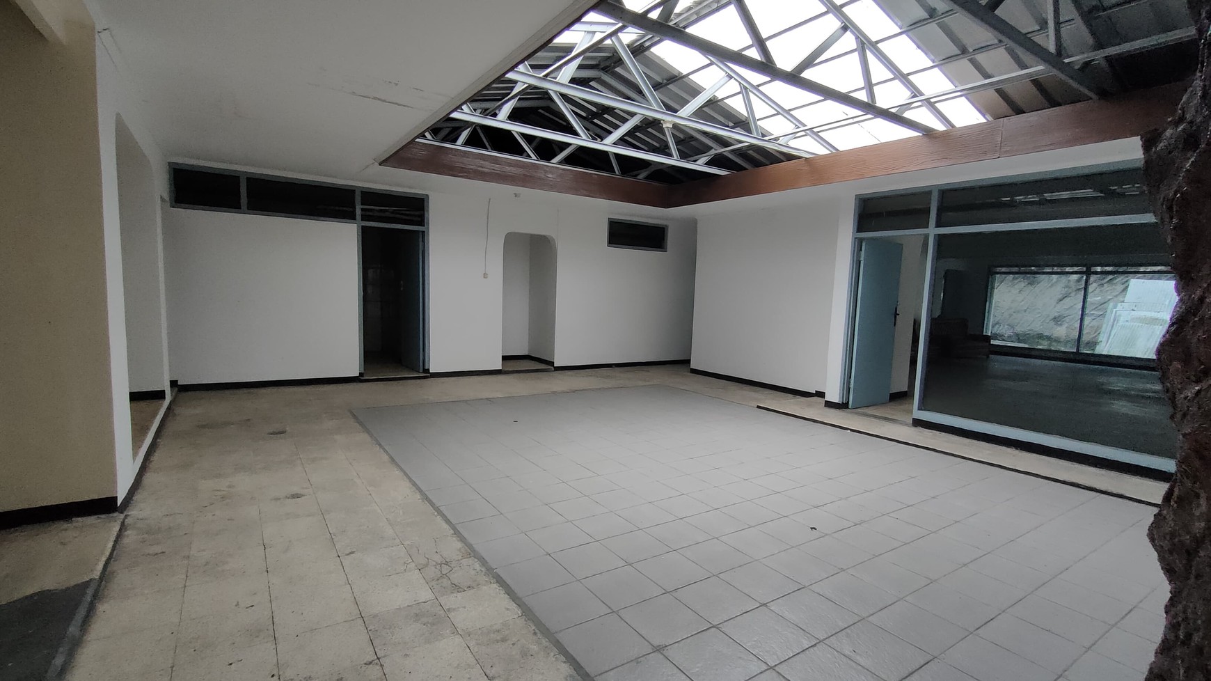 Disewakan Rumah cocok untuk Usaha di Sukahaji, Bandung Utara