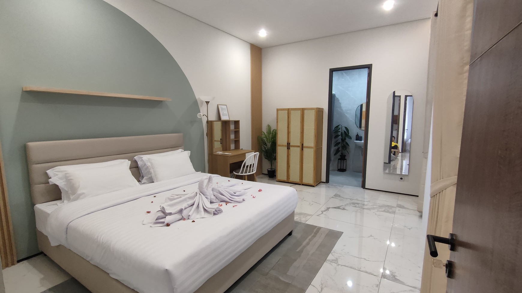 Rumah Baru Minimalis Modern di Setraduta, Bandung