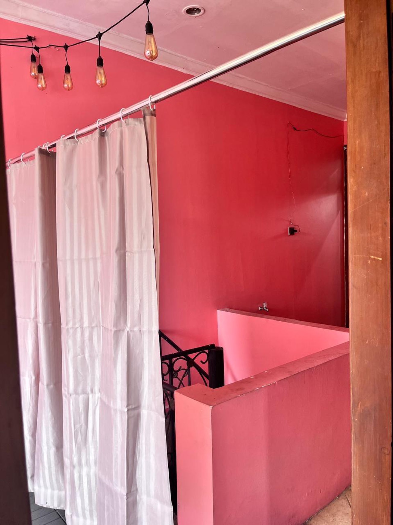 Rumah 2 Lantai di Jl. Pinang, Pondok Labu, Cilandak, Jakarta Selatan