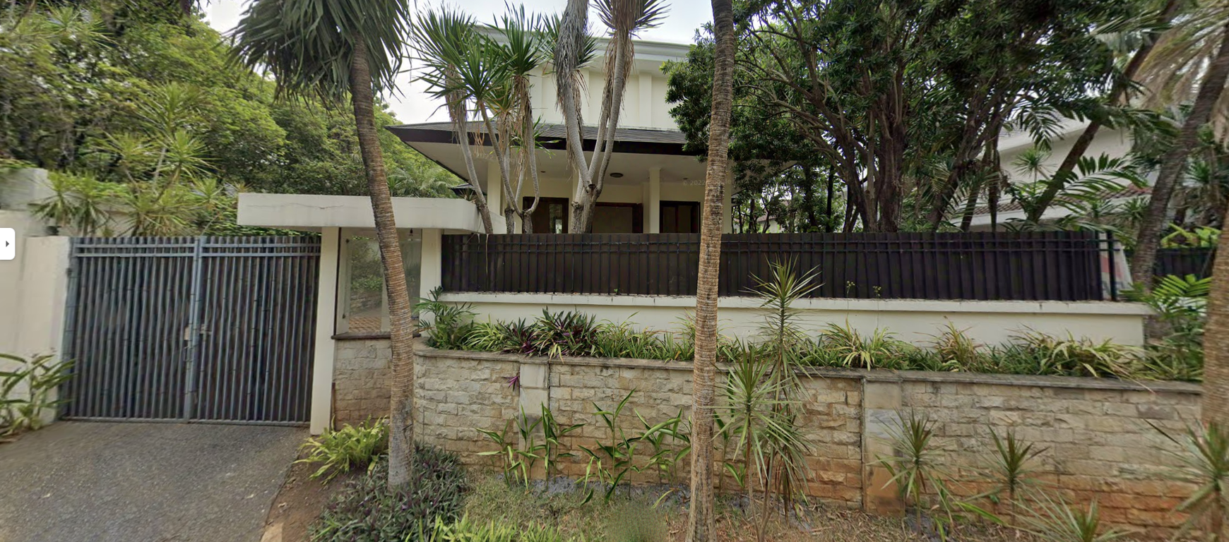 Rumah Hook di Patra Kuningan Jakarta Selatan