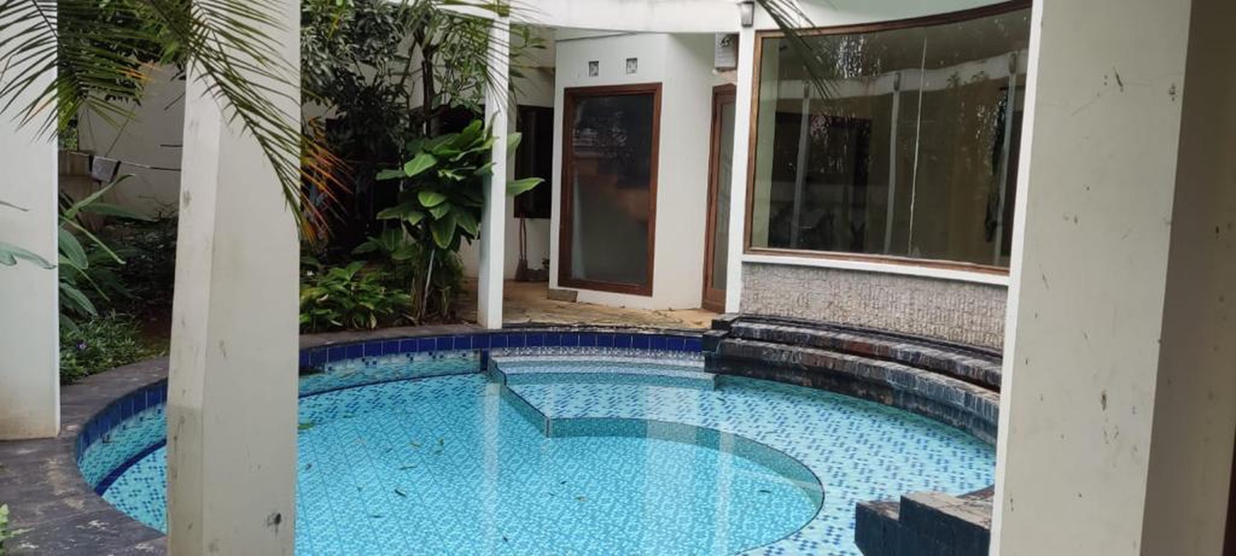 Rumah Hook di Patra Kuningan Jakarta Selatan