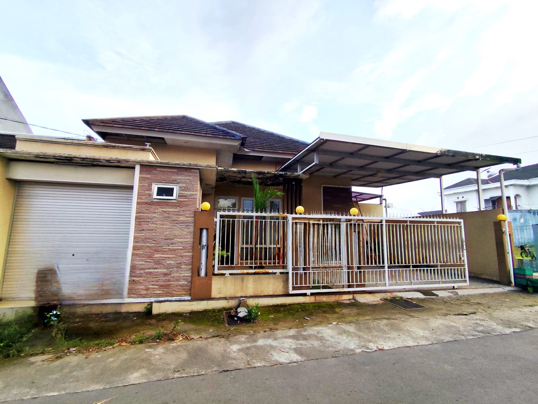 Rumah Strategis Lokasi Dekat Stadion Maguwoharjo Depok Sleman