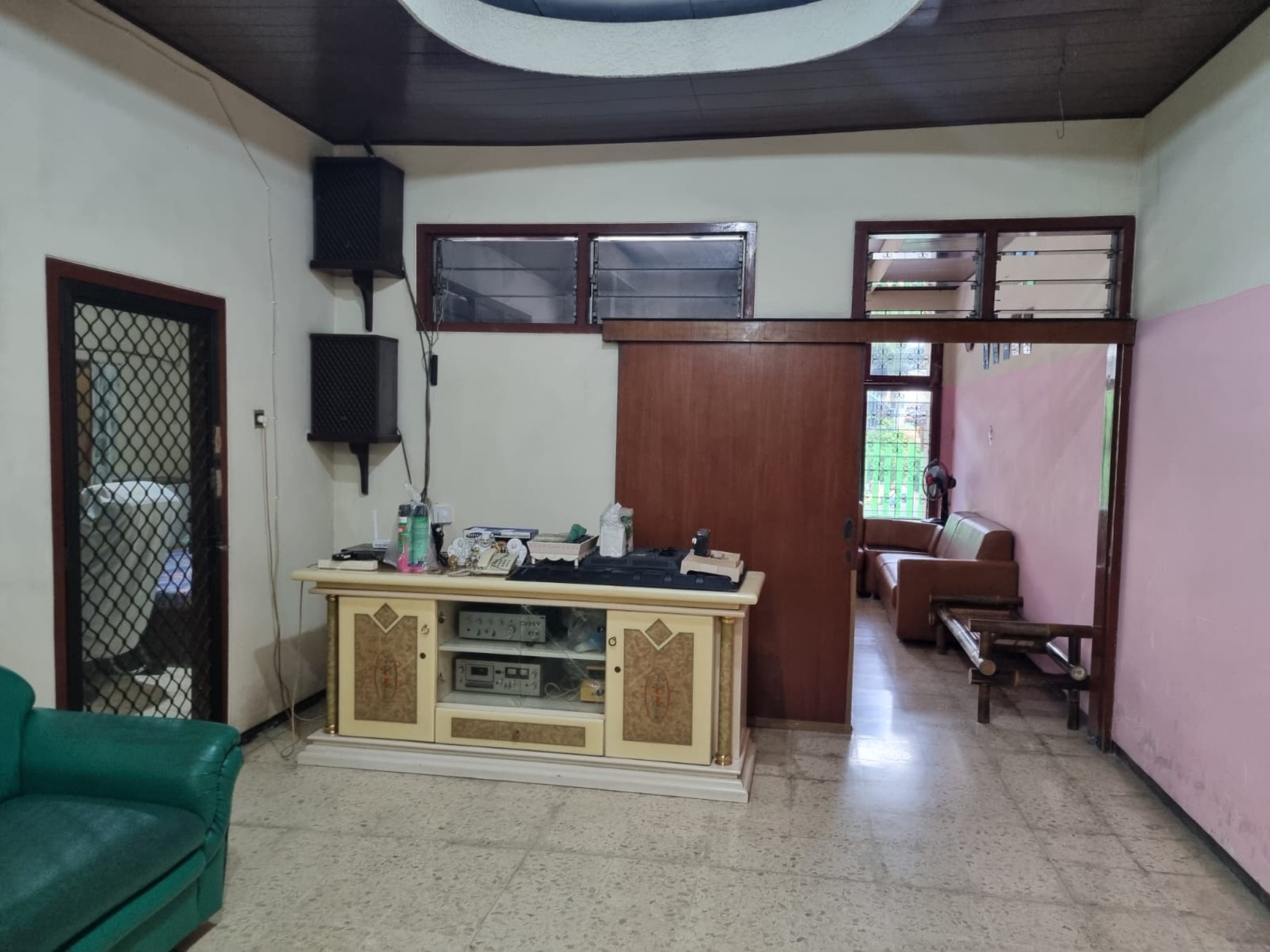 Dijual Cepat Rumah + Gudang Lokasi Di Petemon Surabaya
