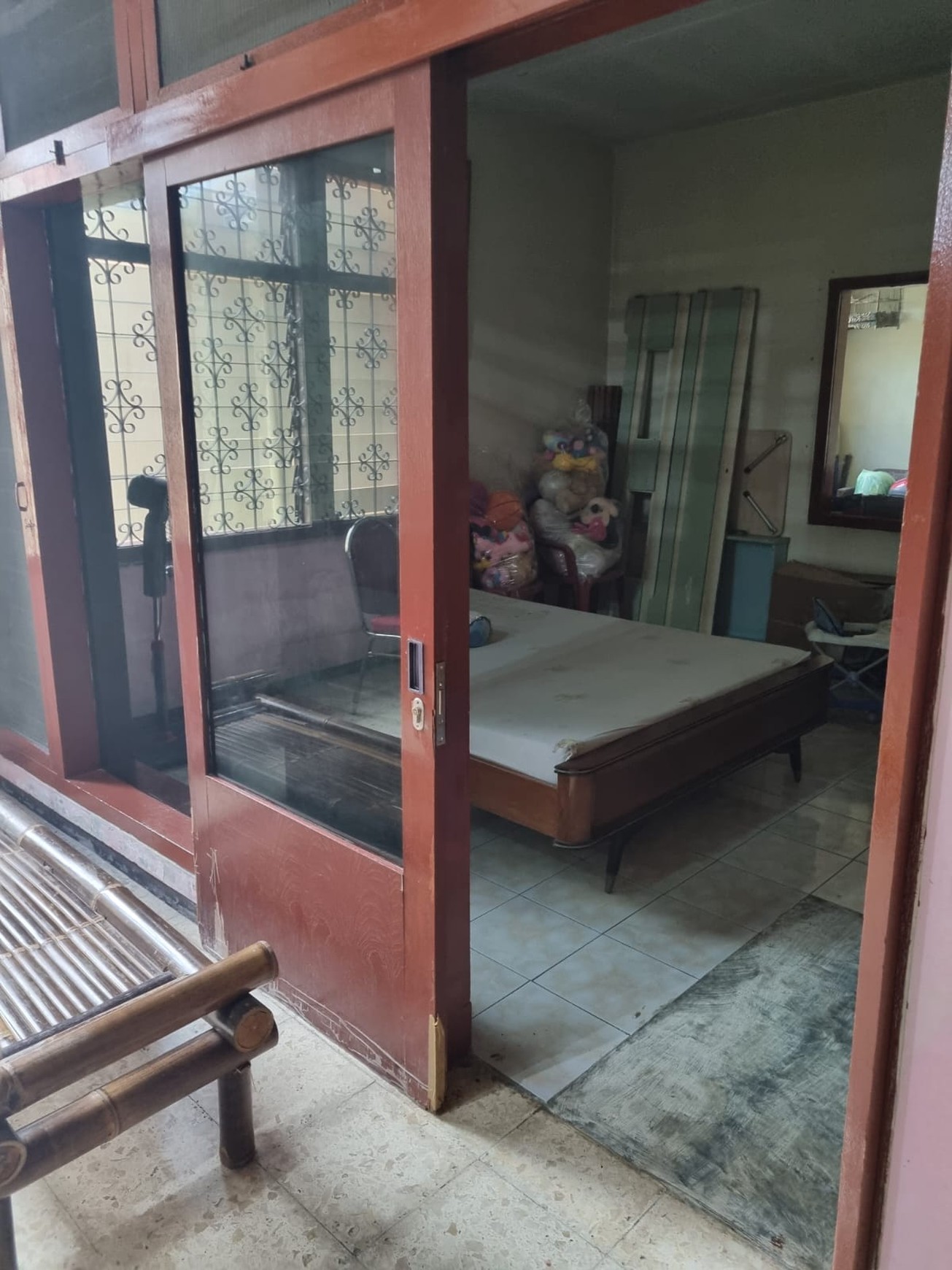 Dijual Cepat Rumah + Gudang Lokasi Di Petemon Surabaya