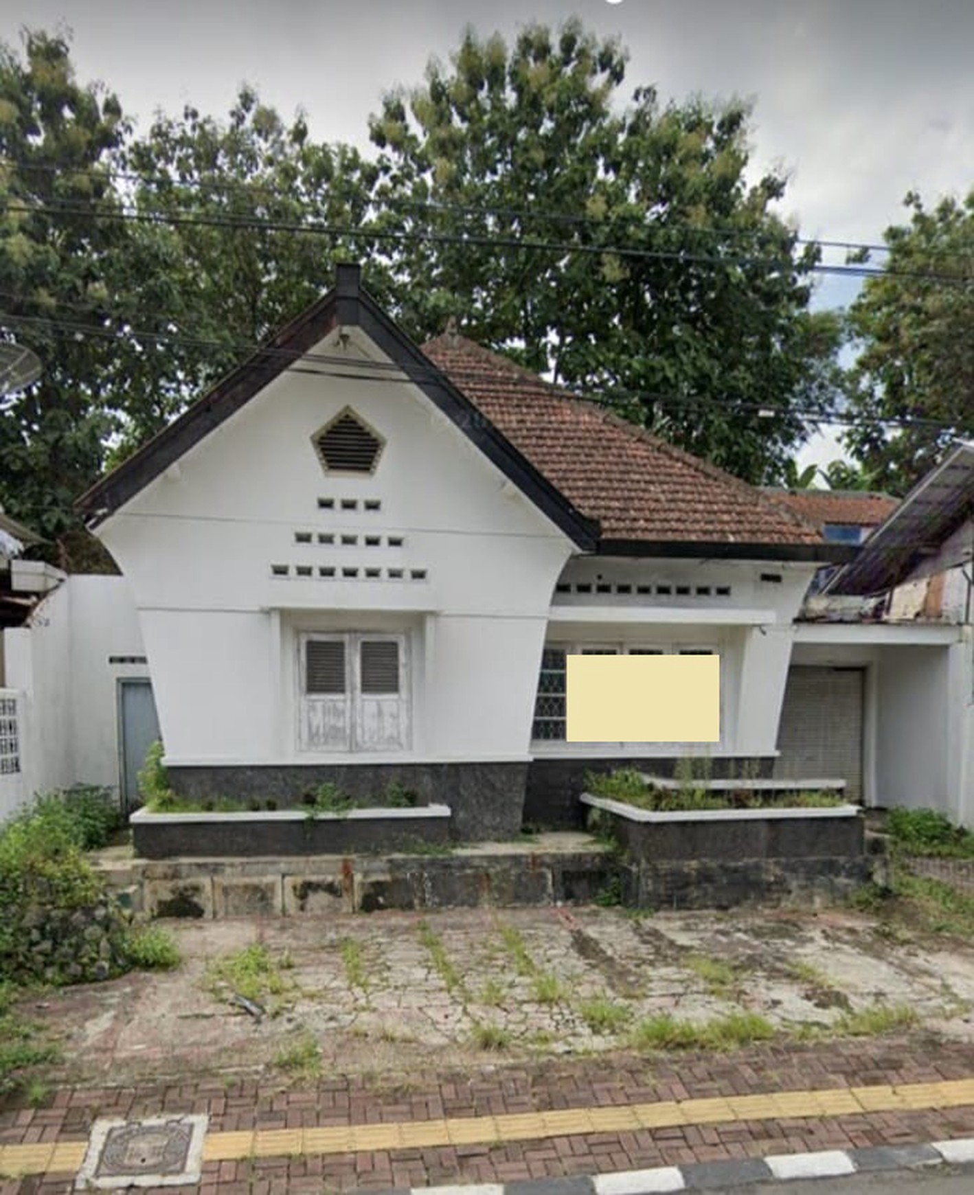 Rumah Tinggal Cocok Untuk Homestay atau Cafe Lokasi di Jalan Pahlawan Kota Magelang 
