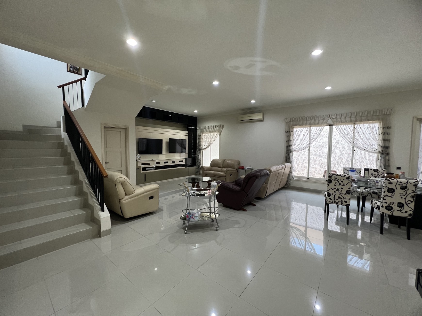 Dijual Rumah Mewah di Aquamarine, PHG, Summarecon Serpong