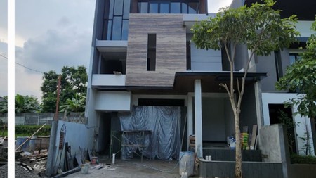 Rumah Baru Woodland Citraland New Attic Rooftop Modern Dekat Uc, Pasar Modern, Ciputra Hospital
