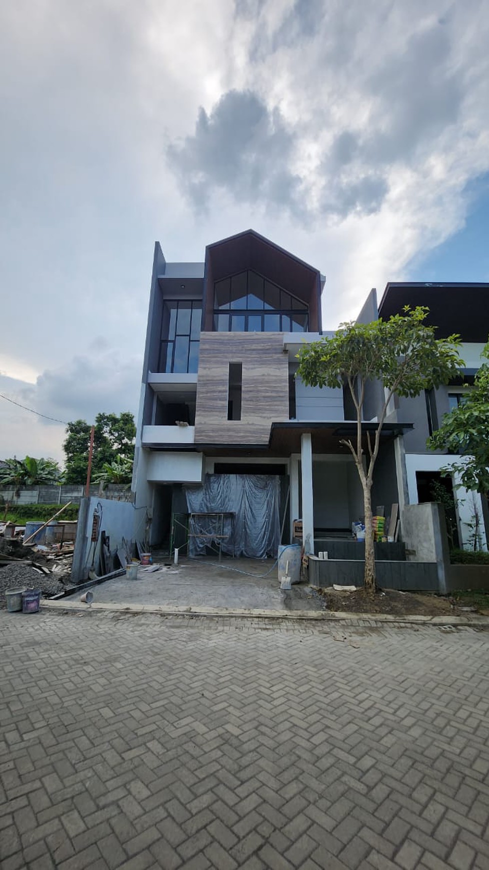 Rumah Baru Woodland Citraland New Attic Rooftop Modern Dekat Uc, Pasar Modern, Ciputra Hospital