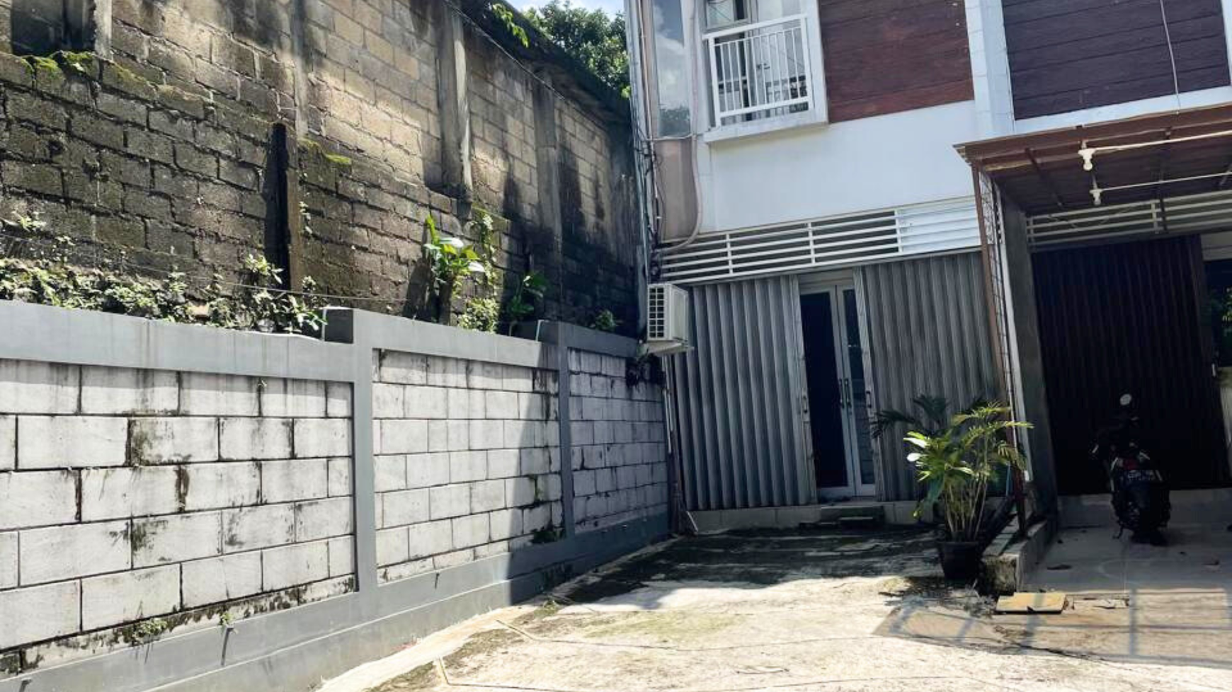 Ruko 2 Lantai di Ciracas Jaktim