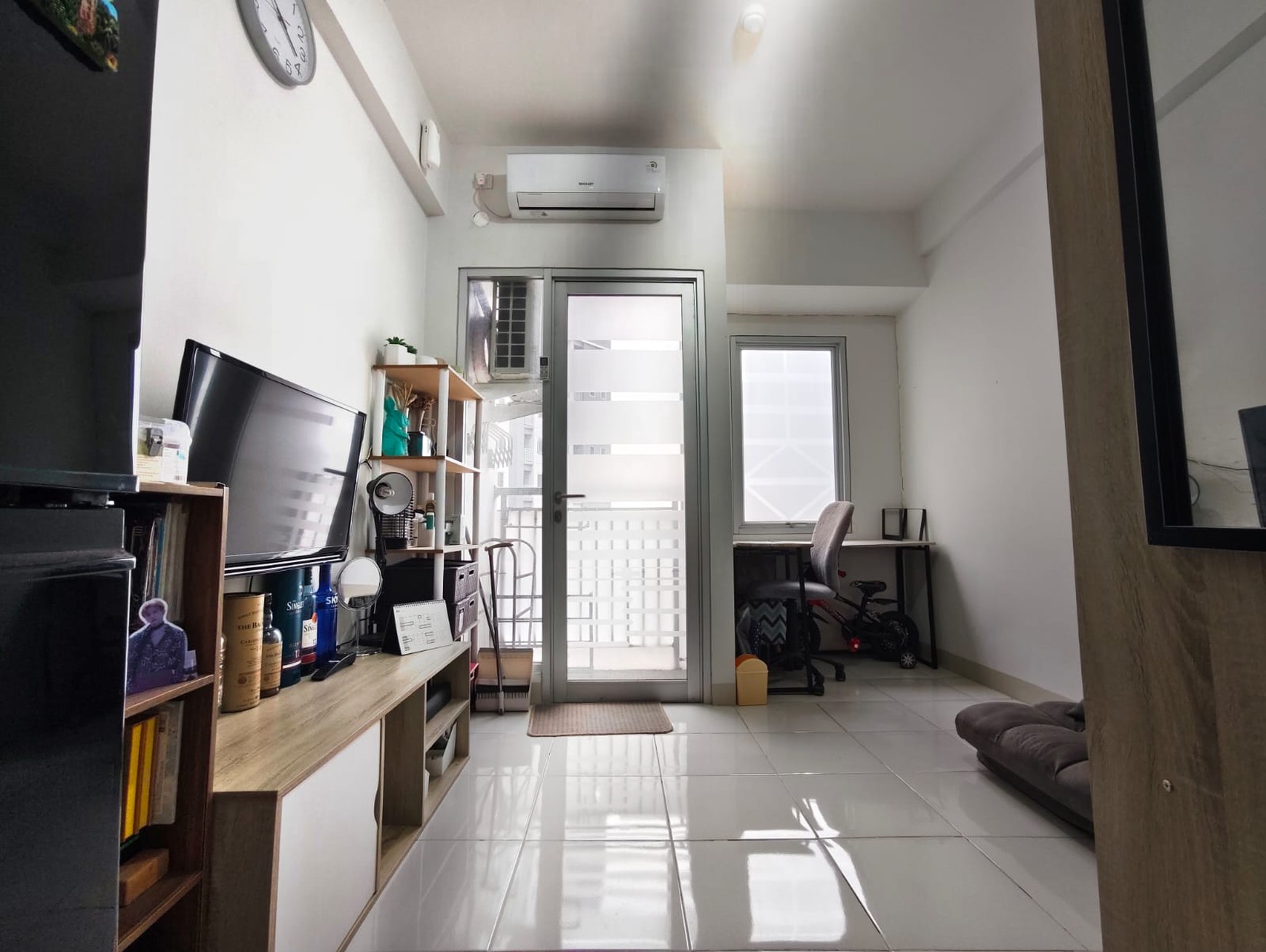 Rayakan hidup dan nikmati segala kemudahan dan kenyamanan tinggal di Apartemen Emerald Bintaro. Masa depan yang lebih baik hanya selangkah di depan Anda.