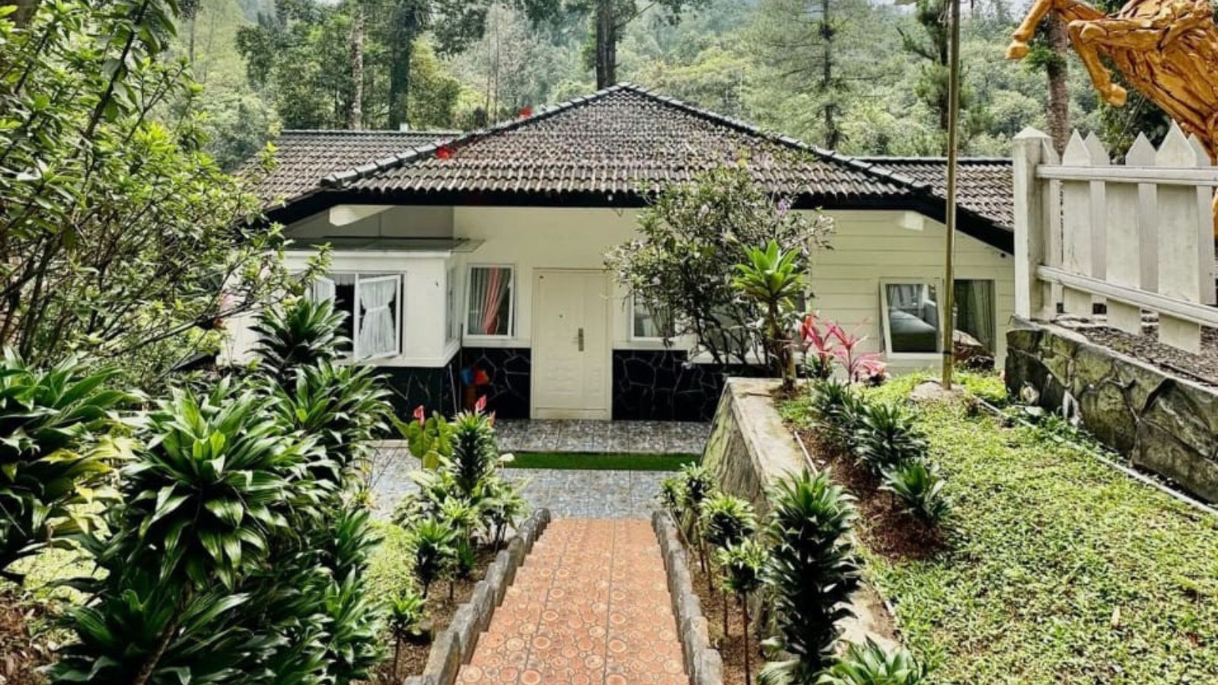 Rumah Villa Full Furnished di Mega Indah Estate Megamendung Bogor
