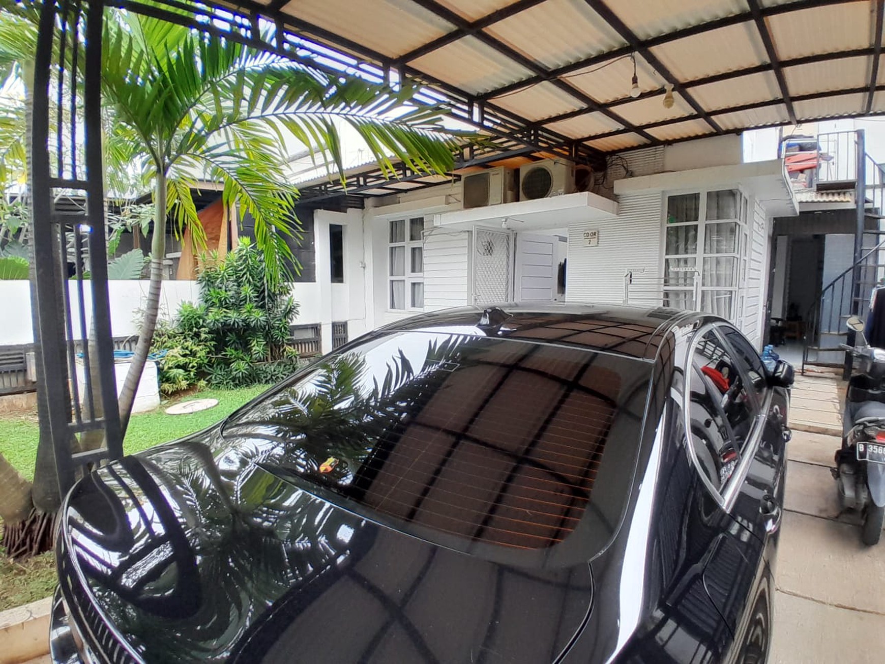 Rumah Cantik di Jalan Raya Boulevard Cibubur Country Lokasi Strategis & Nyaman  