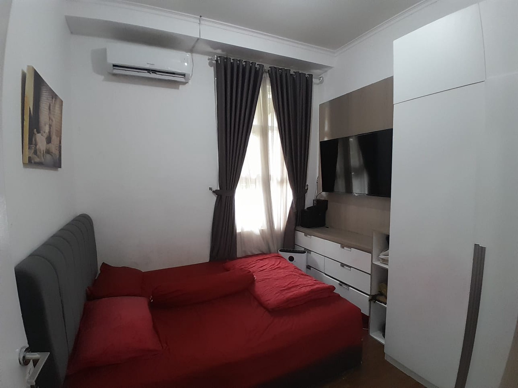 Rumah Cantik di Jalan Raya Boulevard Cibubur Country Lokasi Strategis & Nyaman  