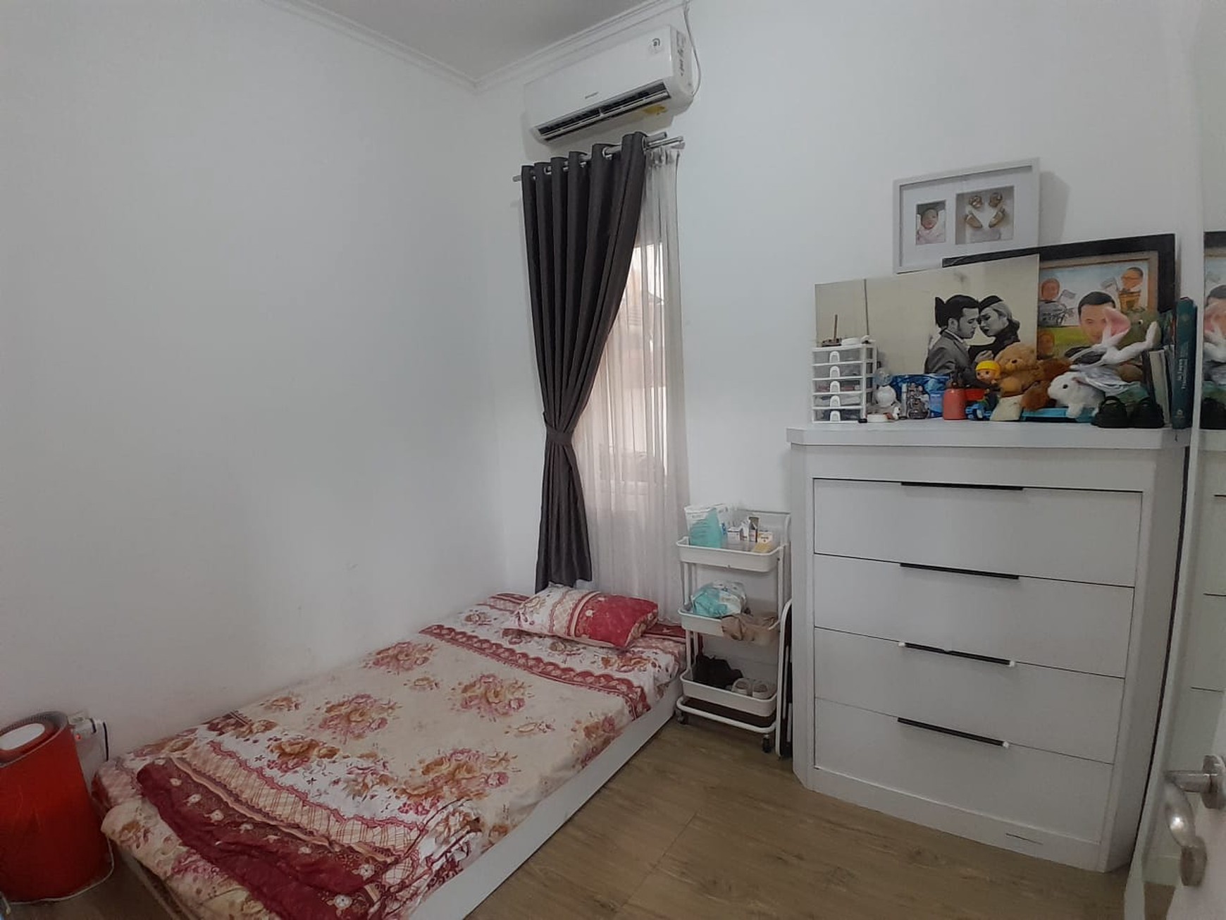 Rumah Cantik di Jalan Raya Boulevard Cibubur Country Lokasi Strategis & Nyaman  