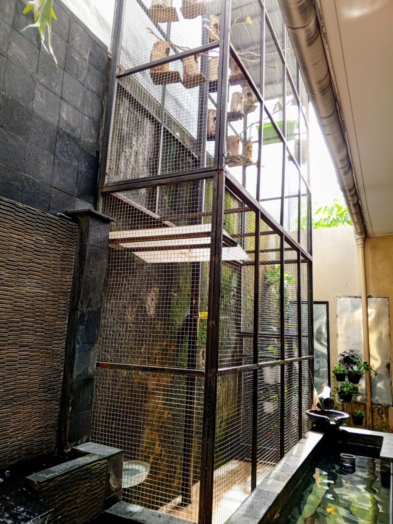 Rumah Bagus Siap Huni Asri di Kebayoran Essence, Bintaro Jaya, Sektor 7