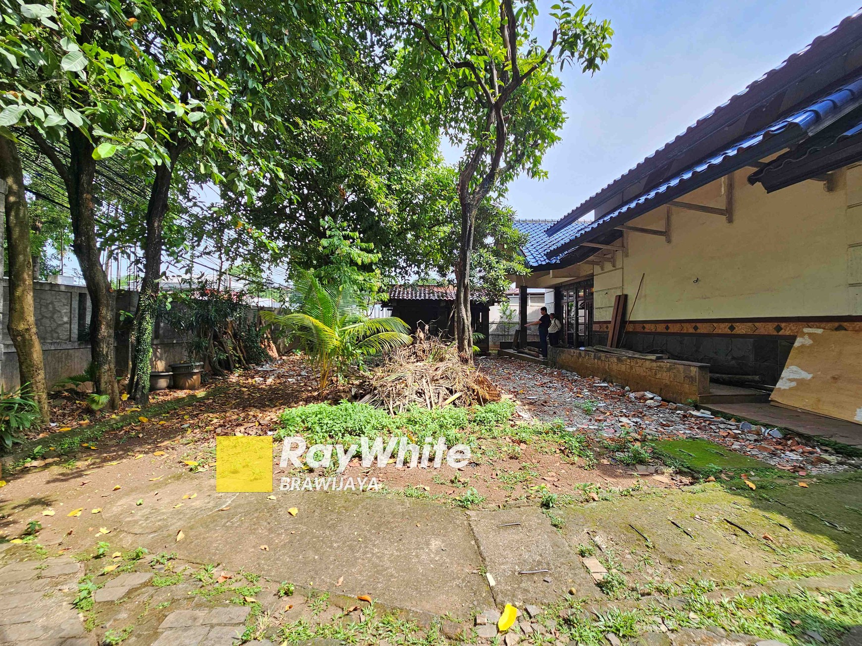 Rumah di Lebak Bulus, Jakarta Selatan, hanya 850 m ke MRT Fatmawati, cocok buat kantor