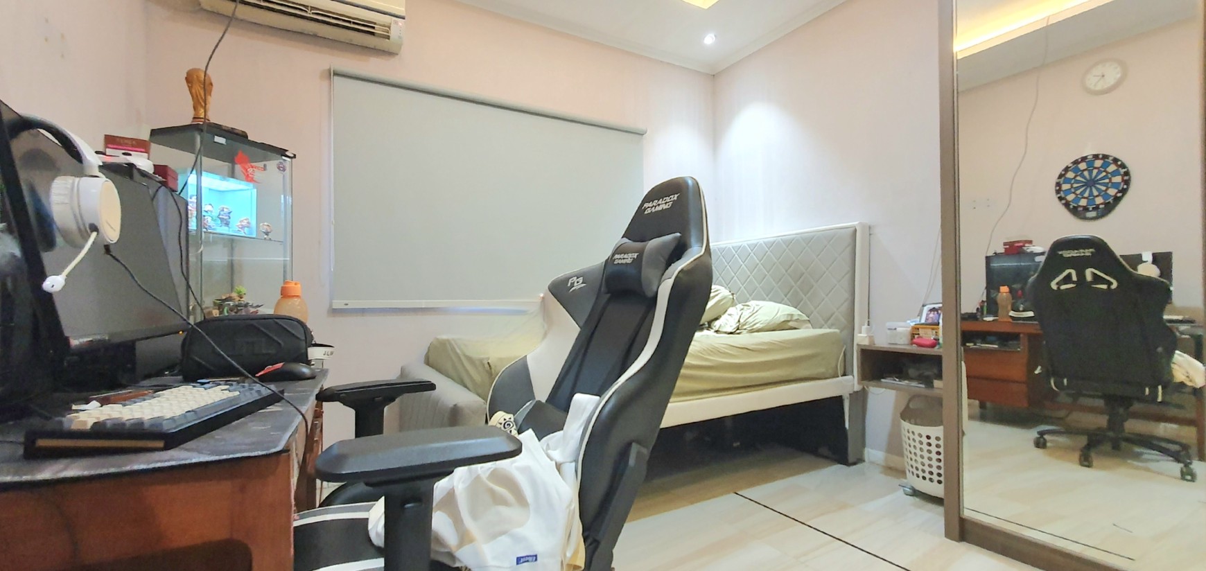 Rumah Hoek, luas di Janur Hijau / Pelepah Hijau, Gading Pandawa, Kelapa Gading. Butuh renovasi / perapihan
